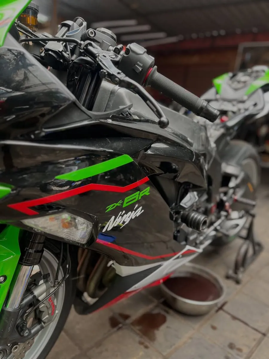 Kawasaki ZX-6R Gen 3 – 4