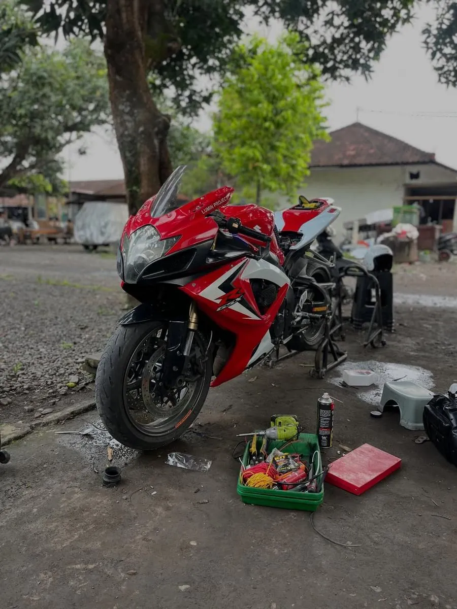 Suzuki GSX-R600 K7 – 6