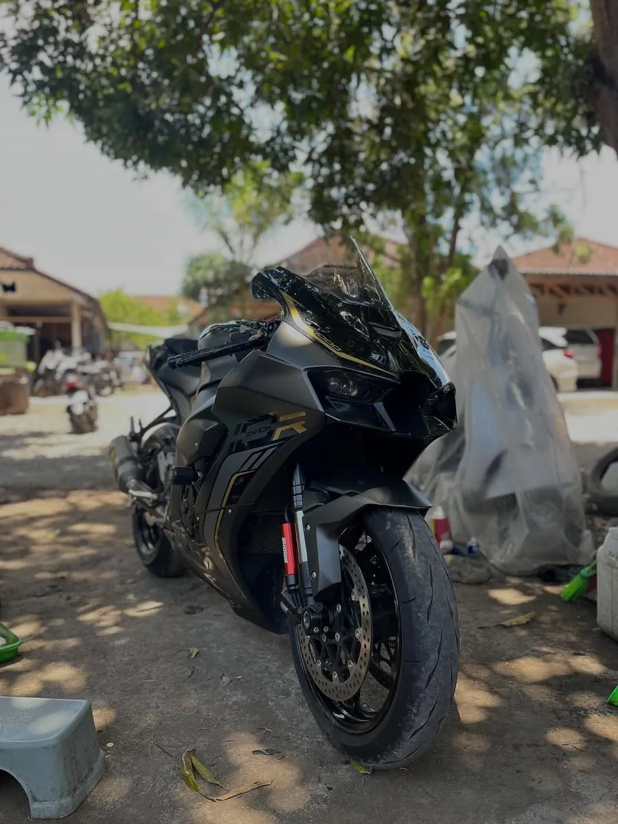 Kawasaki ZX-10RR Gen 6 – 1