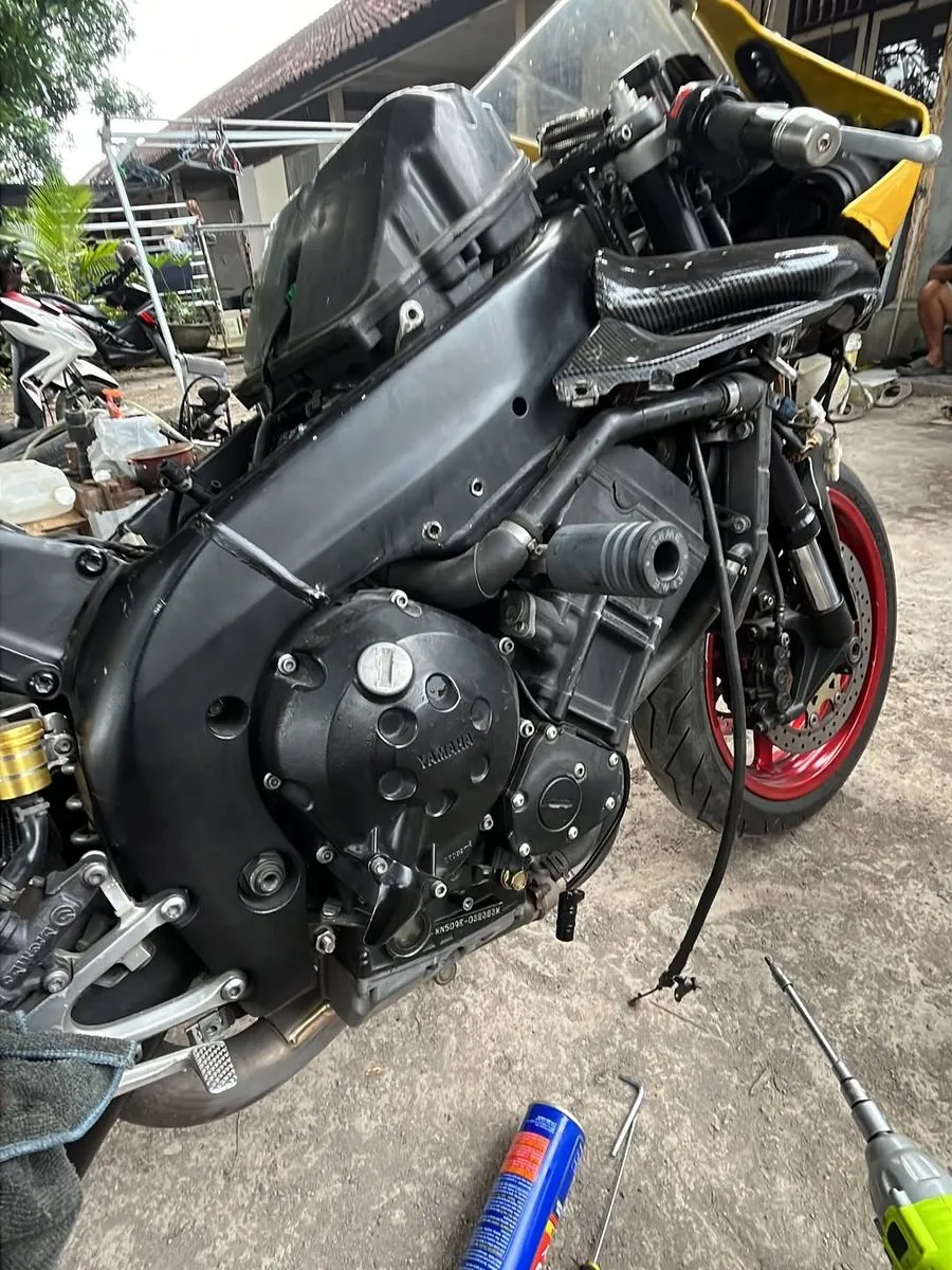 Yamaha R1 2006 – 4